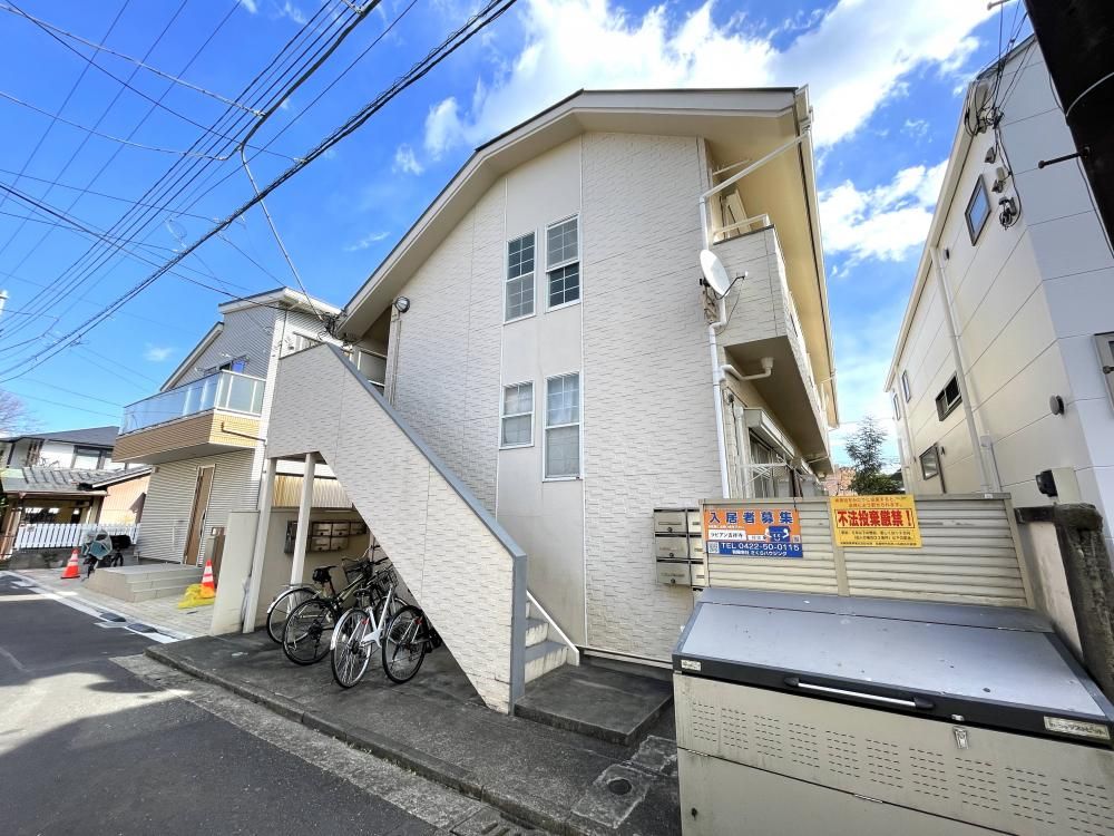 �����s������s�g�ˎ��{��4���ڂ̃A�p�[�g�̌����O��