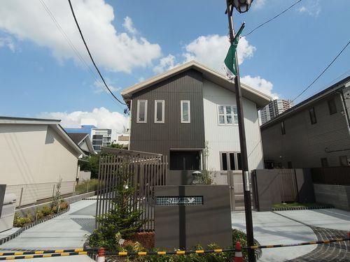 �����s������s���v��1���ڂ̃A�p�[�g�̌����O��