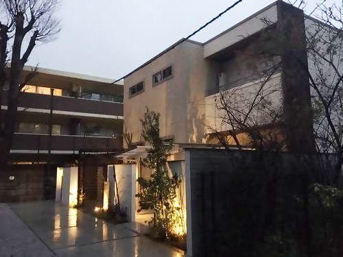 �����s������s�g�ˎ��k��3����5-9�̃A�p�[�g�̌����O��